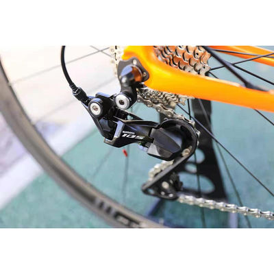 Γυναικείο ποδήλατο αγώνων με φρένο SHIMANO BR-R7020 και ελαφρύ πλαίσιο αλουμινίου