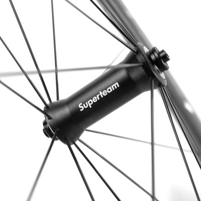 Το Superteam Carbon Fiber Wheelset Η απόλυτη αναβάθμιση για την απόδοση των ποδηλάτων δρόμου