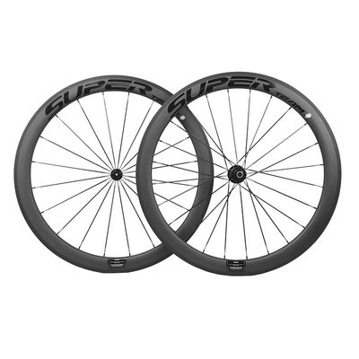 Το Superteam Carbon Fiber Wheelset είναι η τέλεια αναβάθμιση για ανοιχτά ελαστικά ποδηλάτου και φρένα σε V