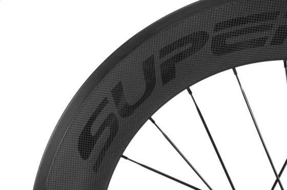 Απολαύστε τη δύναμη του 700C Carbon Fiber Wheelset για οδικά ποδήλατα Η τέλεια επιλογή