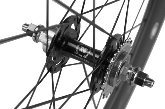 Απολαύστε τη δύναμη του 700C Carbon Fiber Wheelset για οδικά ποδήλατα Η τέλεια επιλογή